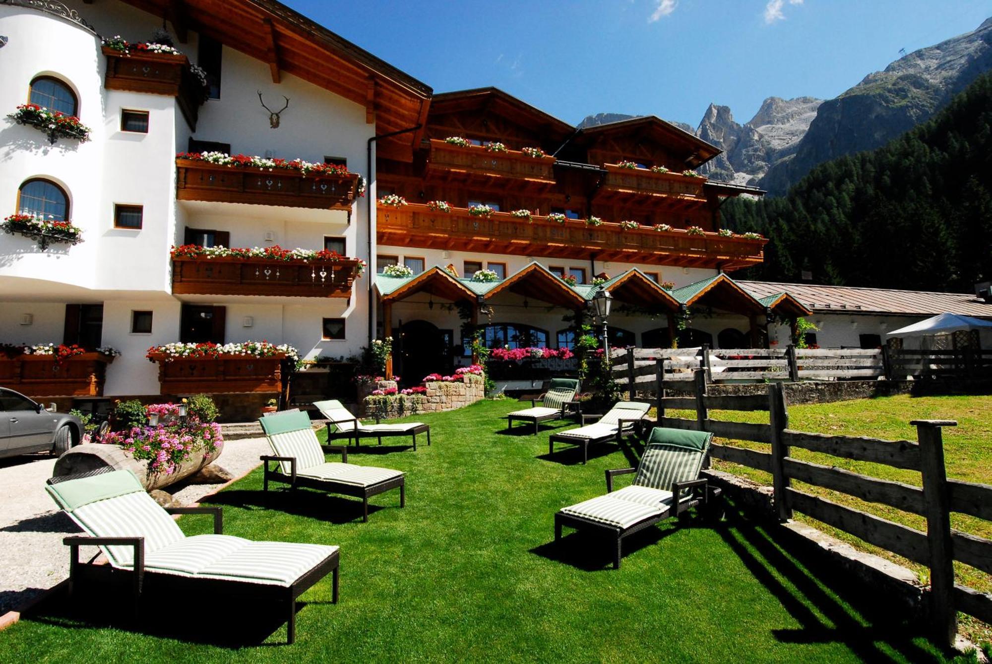 Hotel Stalon Alpine Chic (Adults Only) San Martino Di Castrozza Exterior photo