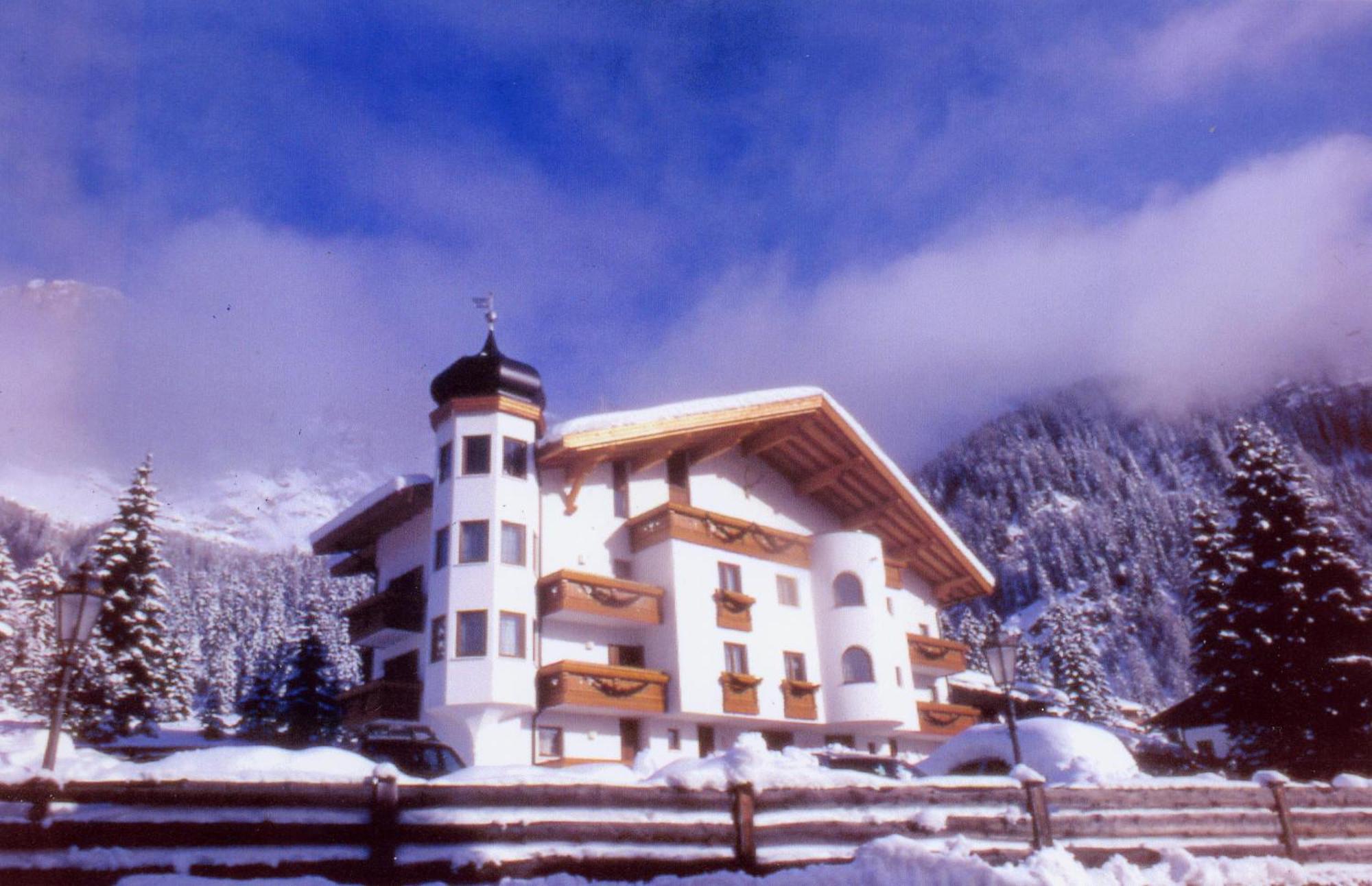Hotel Stalon Alpine Chic (Adults Only) San Martino Di Castrozza Exterior photo