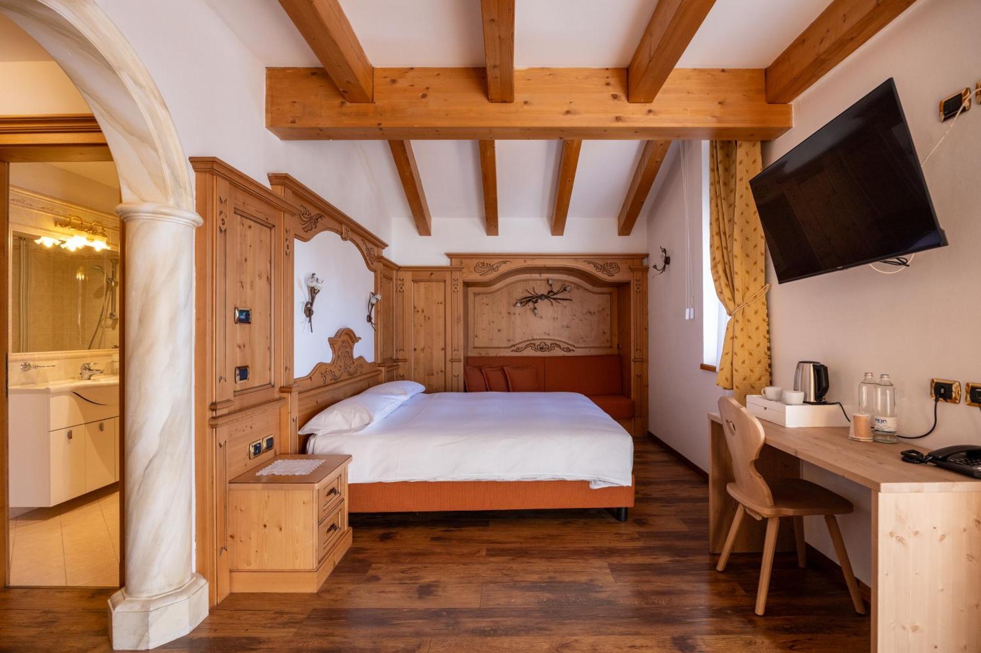 Hotel Stalon Alpine Chic (Adults Only) San Martino Di Castrozza Exterior photo