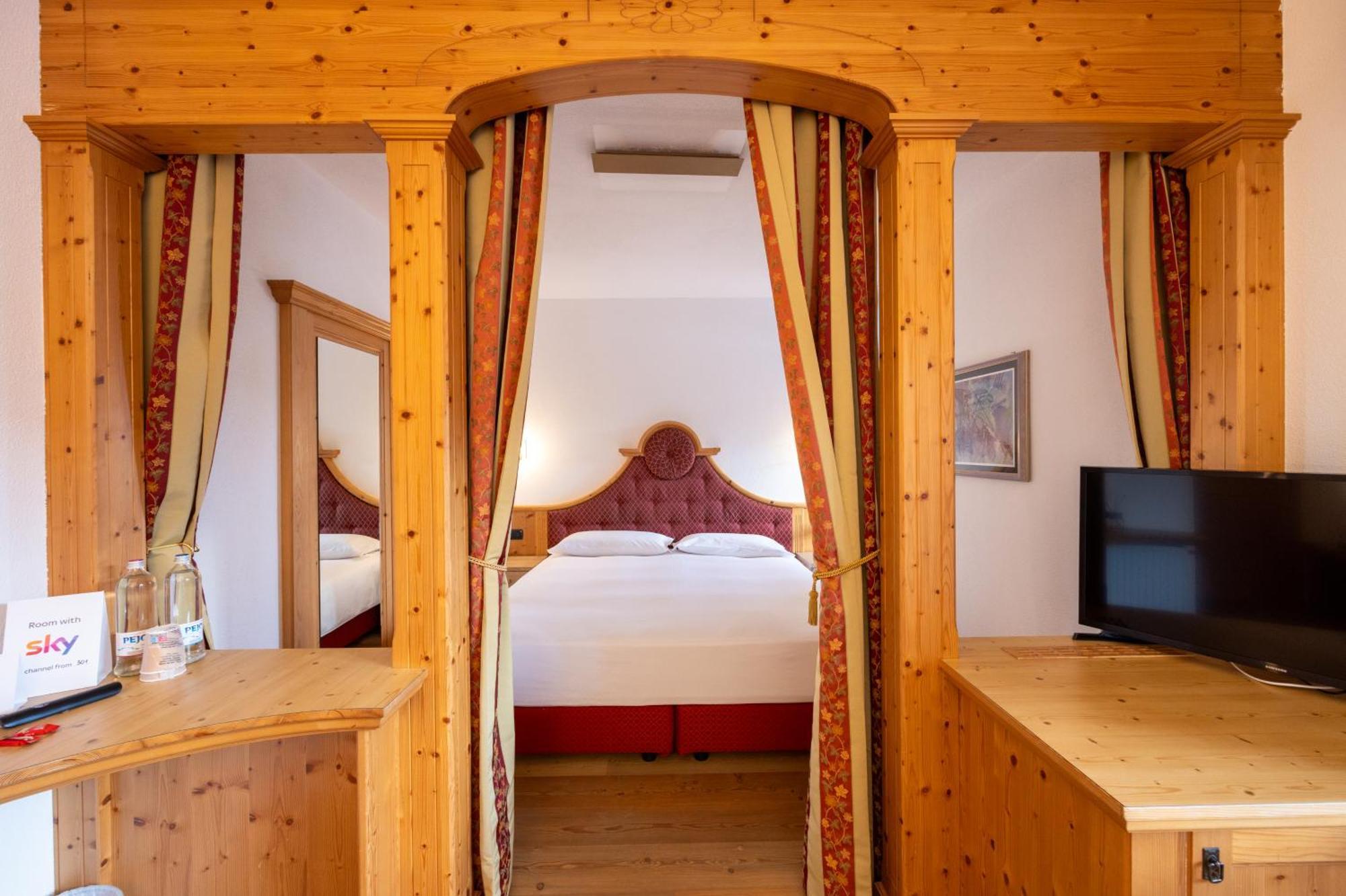 Hotel Stalon Alpine Chic (Adults Only) San Martino Di Castrozza Exterior photo